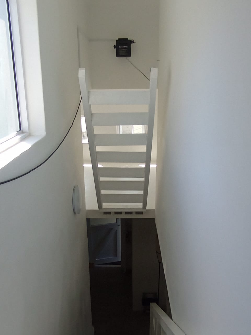 Loft ceiling beam structure